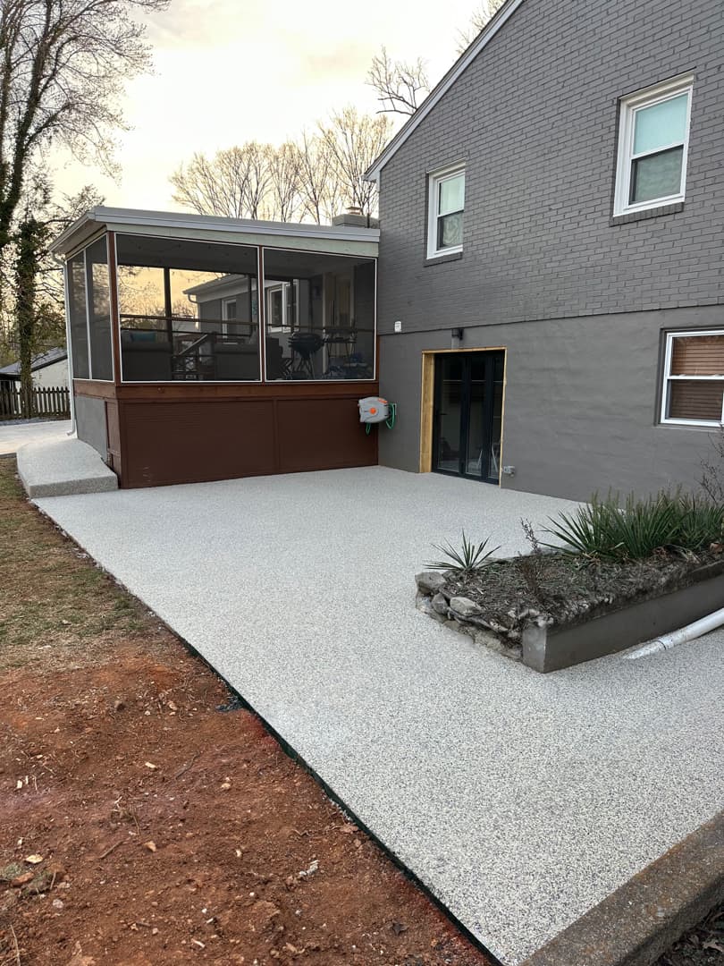 Resin-bound steps with crisp edges